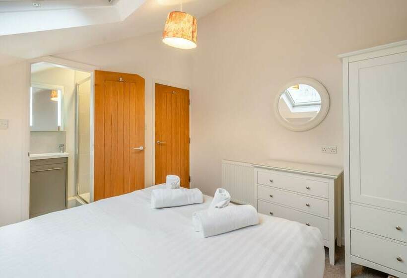 Rowan   Woodland Cottages