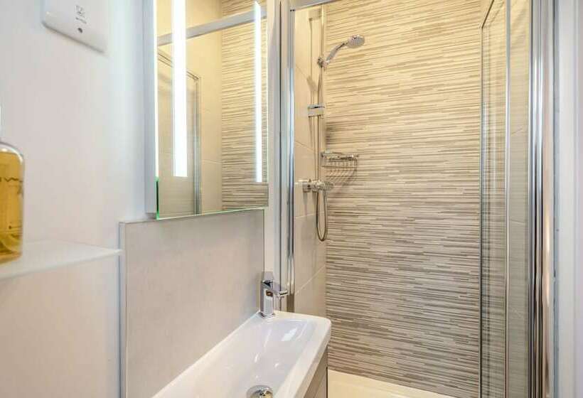 Rowan   Woodland Cottages