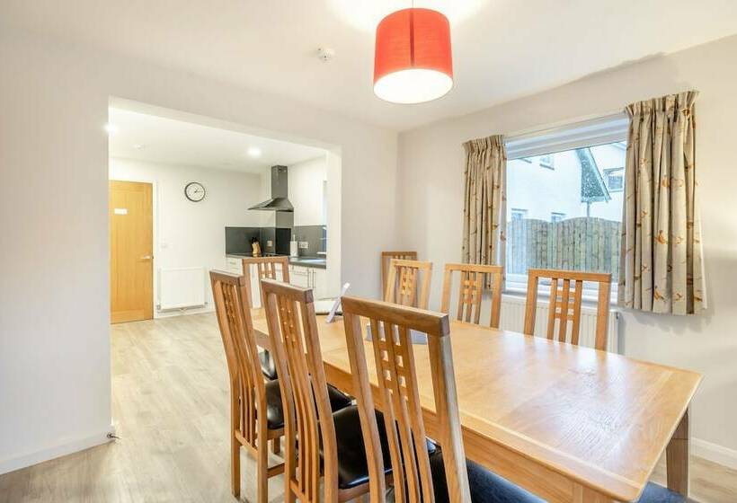 Rowan   Woodland Cottages