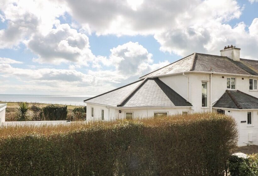 The Beach House Criccieth