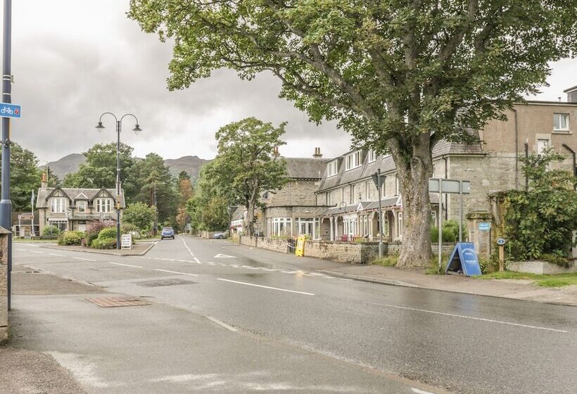 10 Monarch Country Apartments