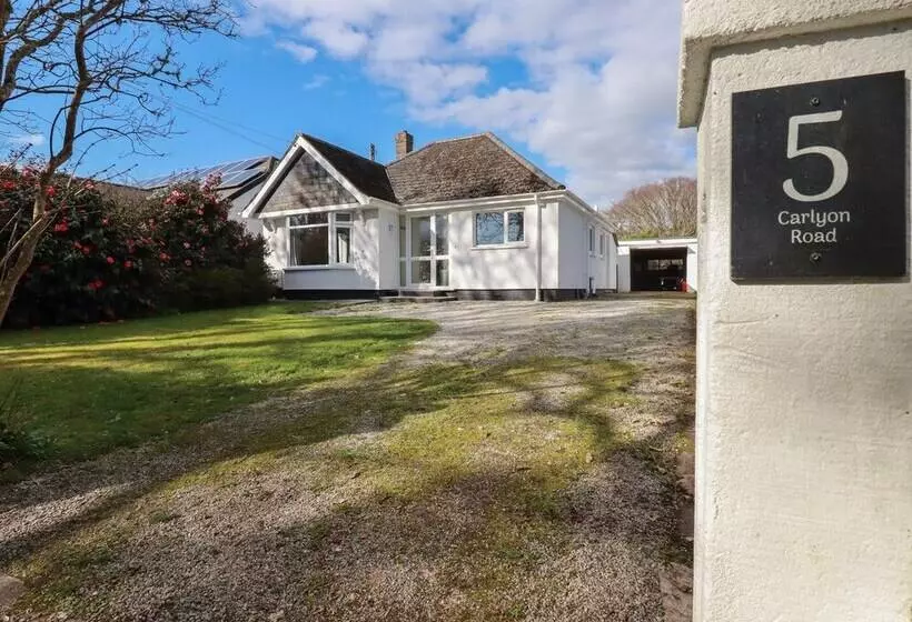 5 Carlyon Road