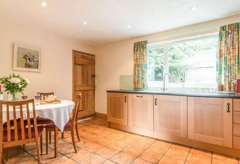 Dorothy's Cottage