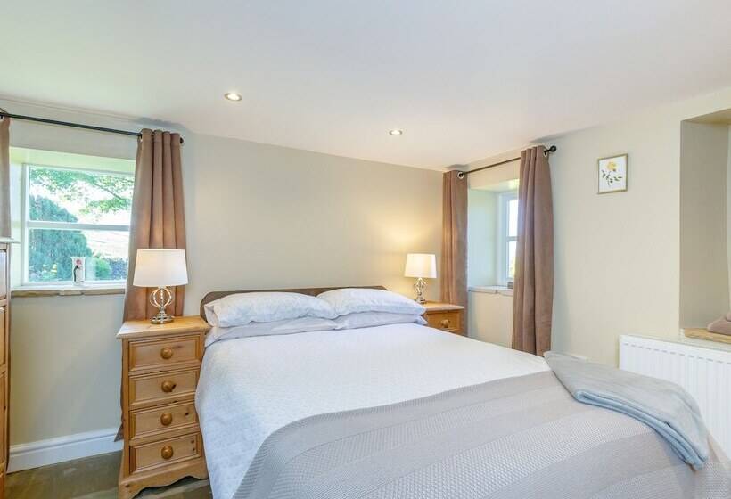 Golden Slack Cottage