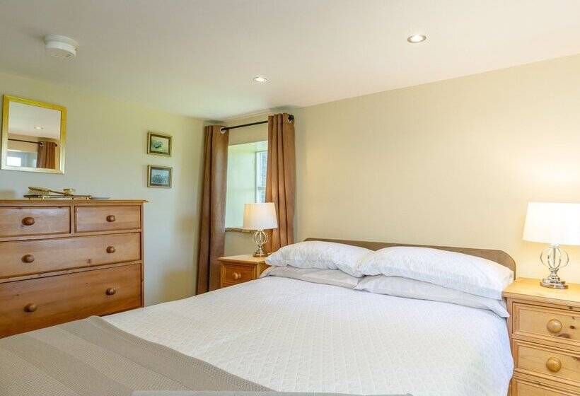 Golden Slack Cottage