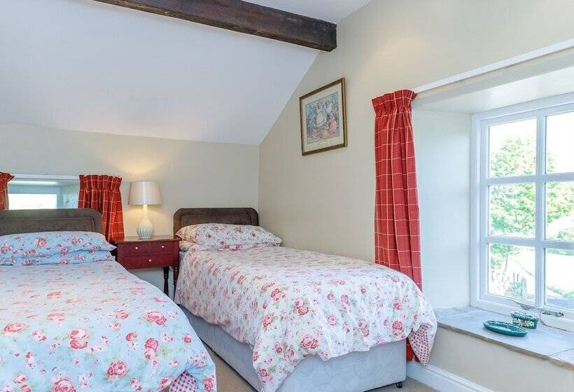 Golden Slack Cottage