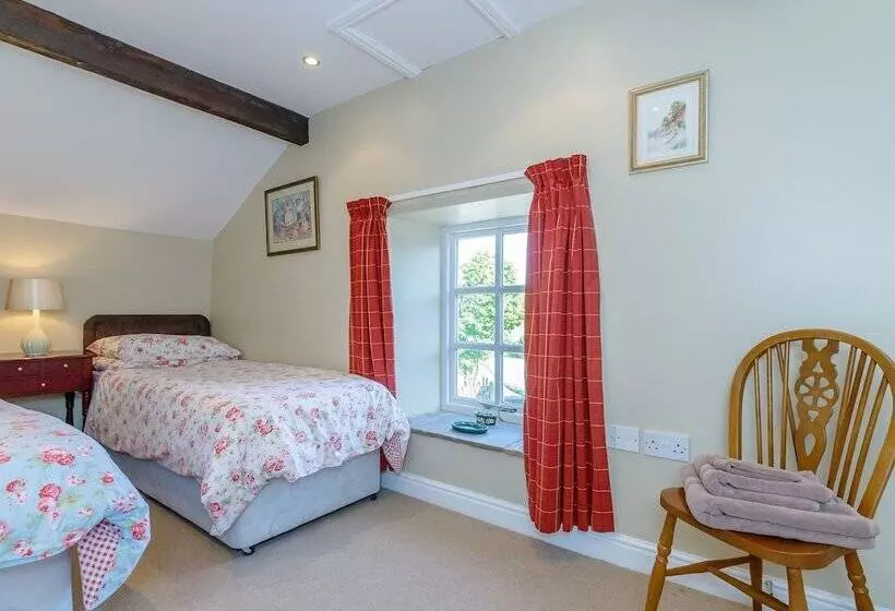 Golden Slack Cottage