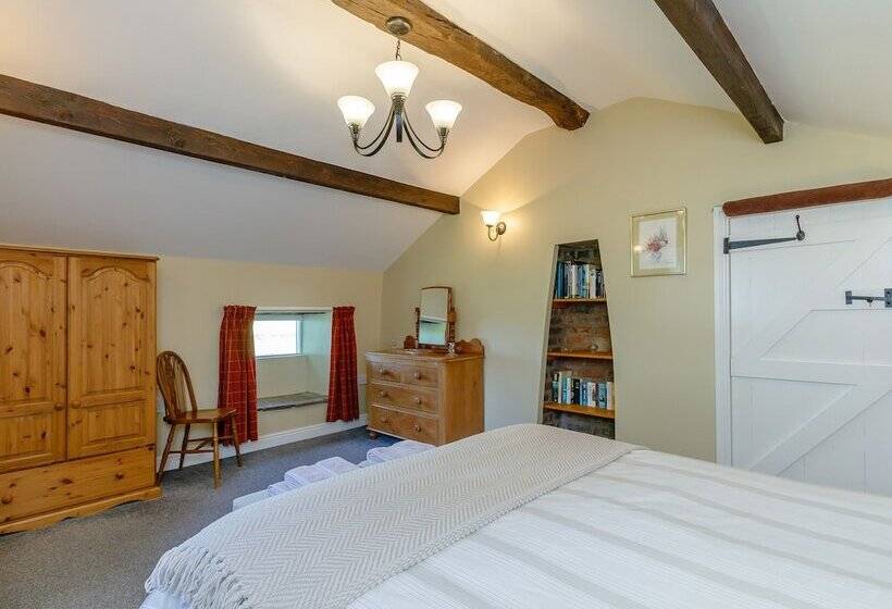 Golden Slack Cottage