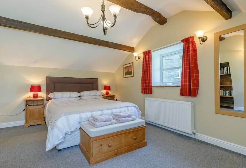 Golden Slack Cottage