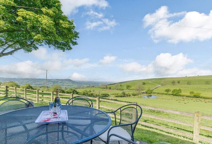 Golden Slack Cottage