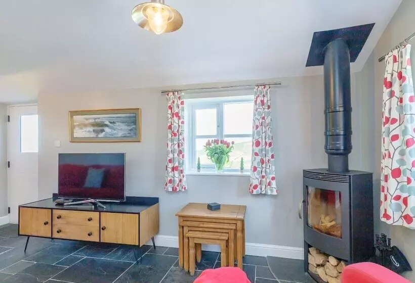 Golden Slack Cottage