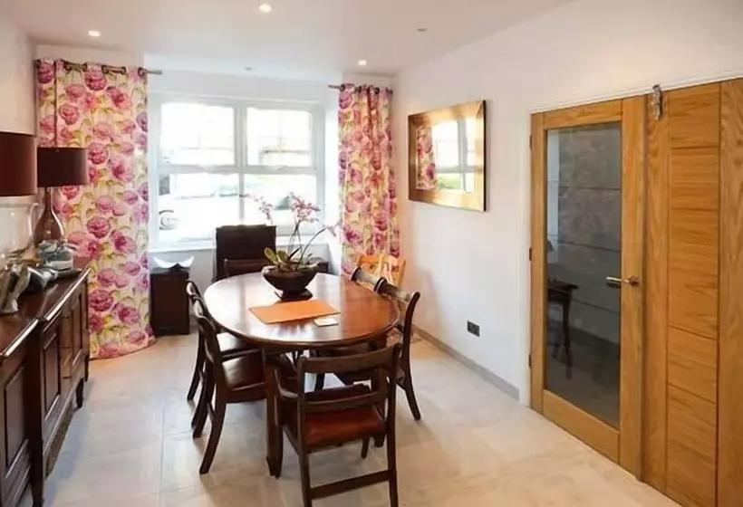 Rainton Cottage