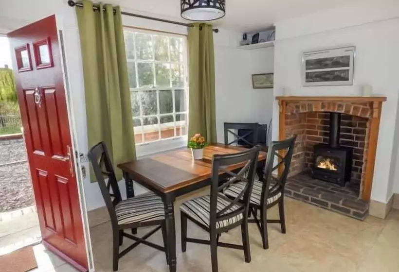 1 Willow Cottage