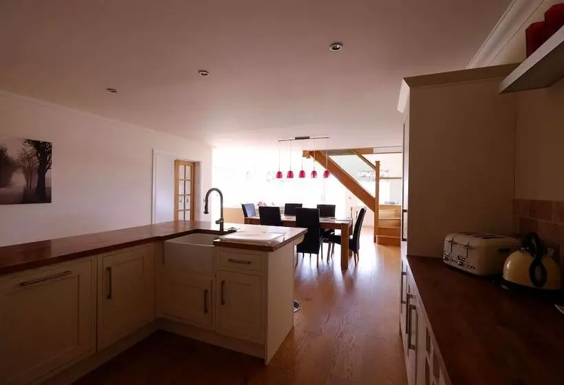 Aamiaismajoitus (B&B) Brae Cottage