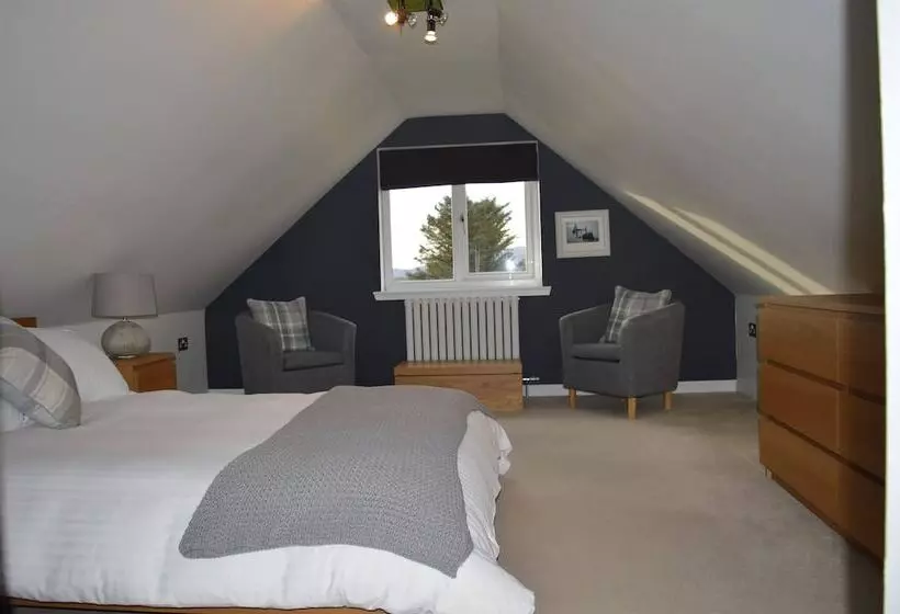 Aamiaismajoitus (B&B) Brae Cottage