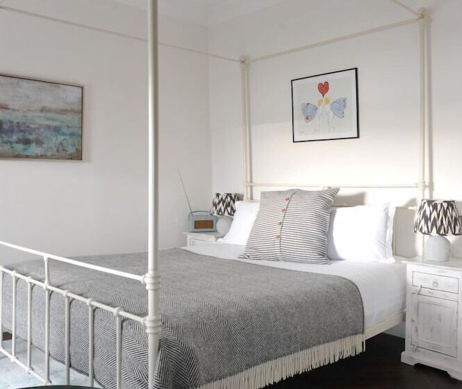 ベッドアンドブレックファースト The Driftwood