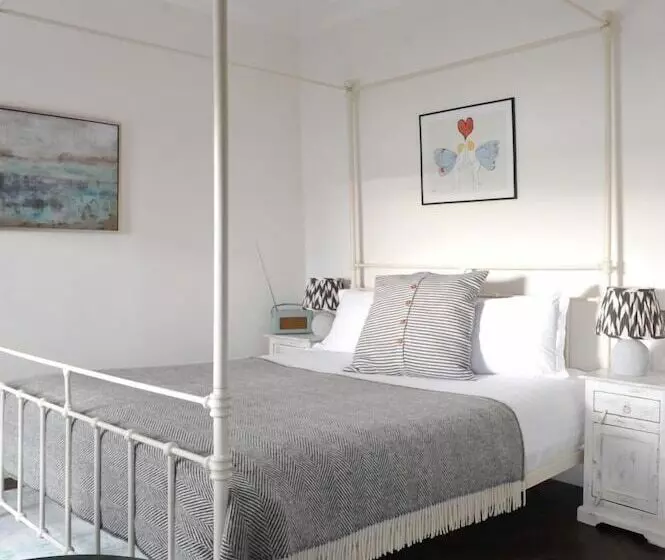 ベッドアンドブレックファースト The Driftwood