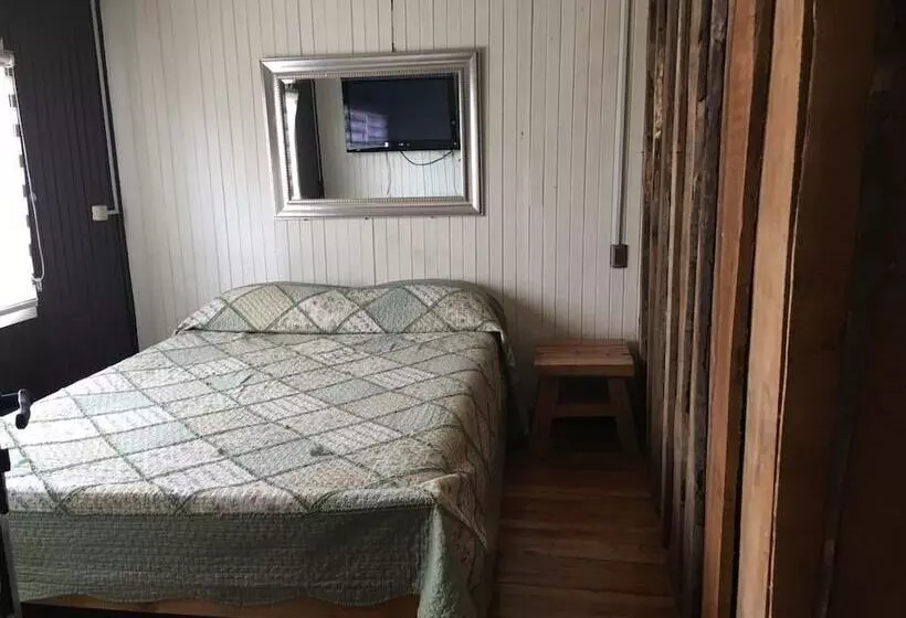 Hostal El Paso Chiloe   Hostel