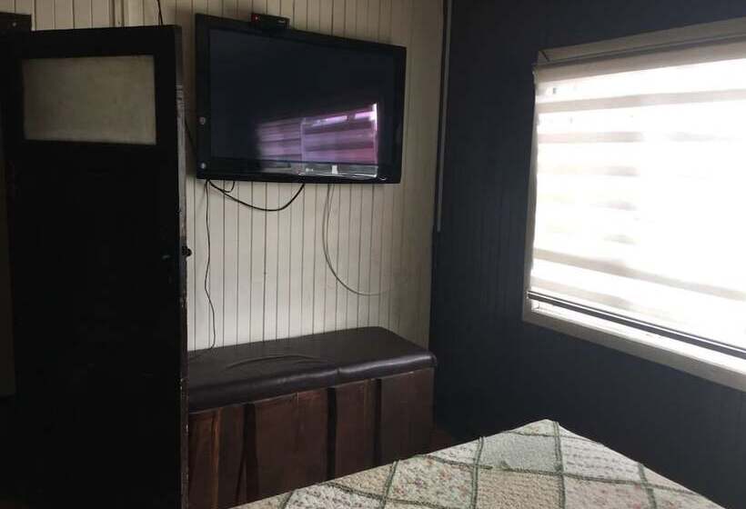 Hostal El Paso Chiloe   Hostel