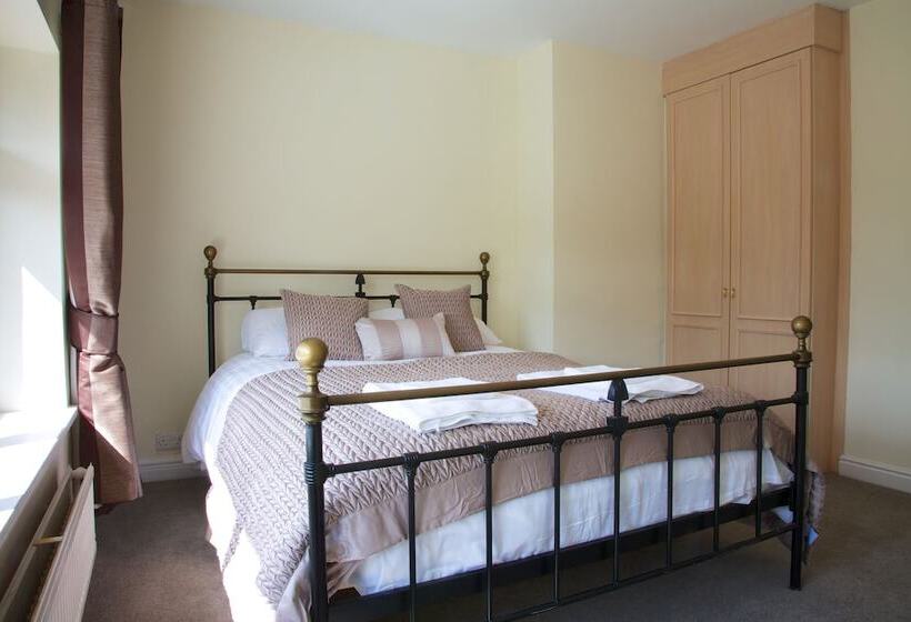 فندق فئة نجمة واحدة The George Carvery &