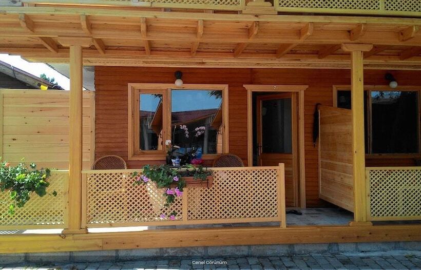 فندق Acarlar Zumrut Bahce