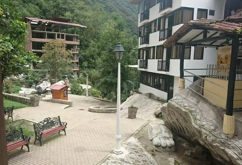 Hotel Amaru Inn