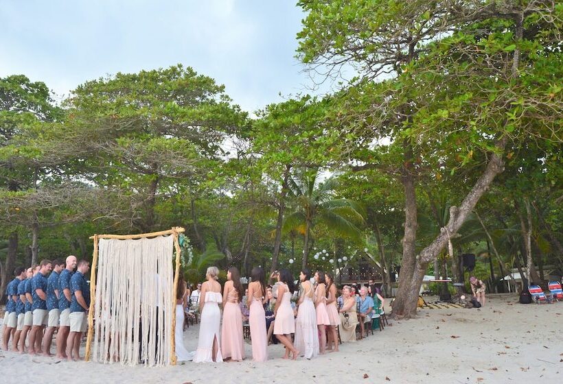 هتل Casa Cecilia Beach Front