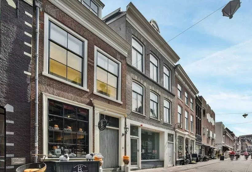 هتل Koninginn