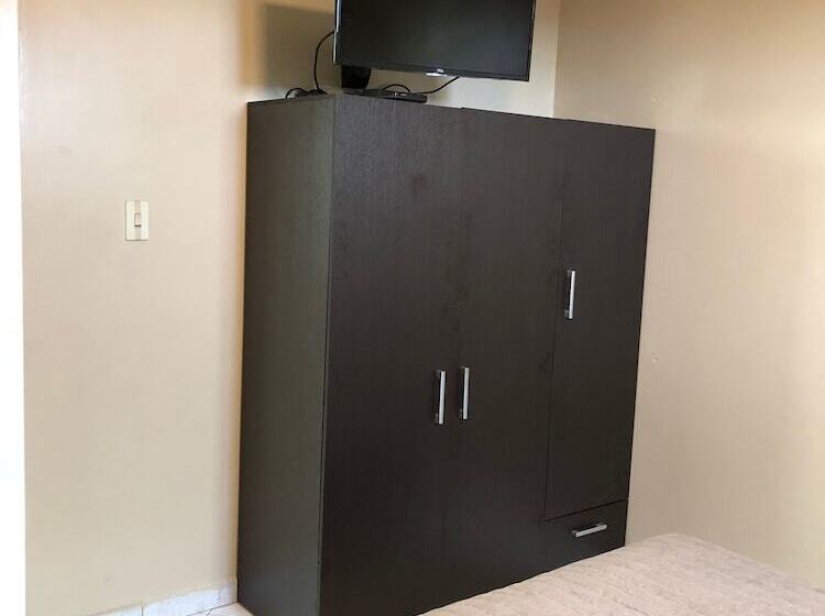 Hotel Lodging Ecuador Habitaciones & Suites