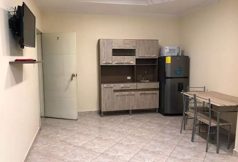 هتل Lodging Ecuador Habitaciones & Suites