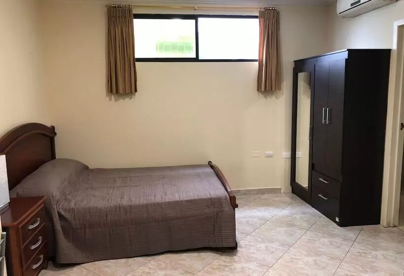 هتل Lodging Ecuador Habitaciones & Suites
