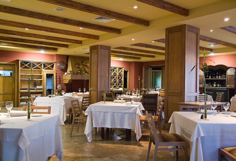 Отель Los Granados