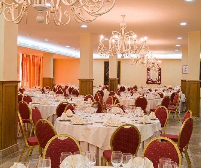 Отель Los Granados