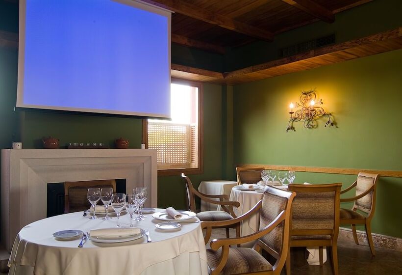 Отель Los Granados