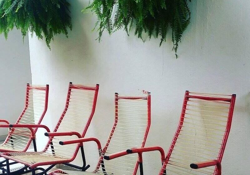 هتل Pousada E Conveniência Canadá