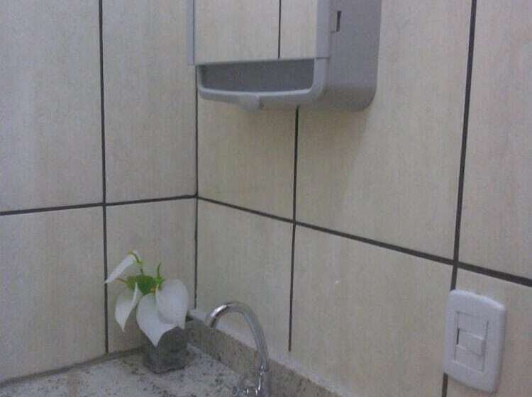 هتل Pousada E Conveniência Canadá