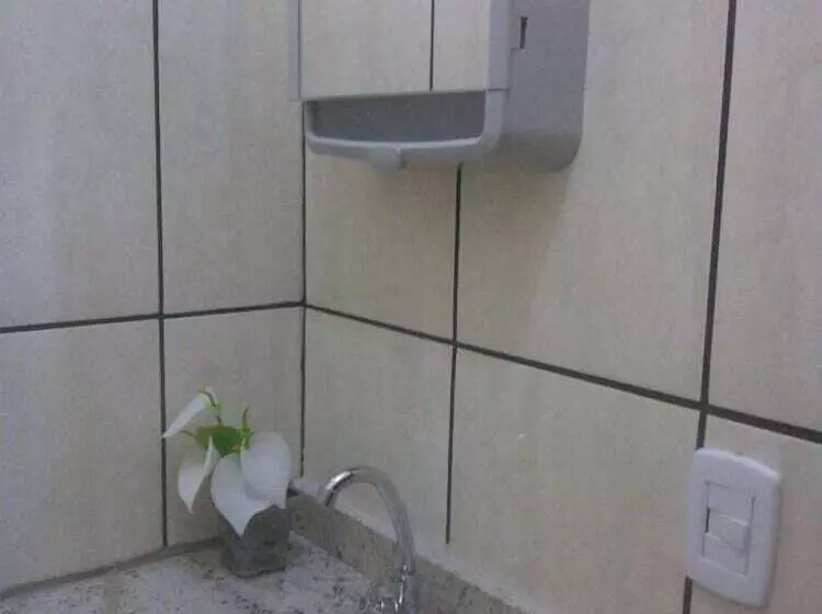 ホテル Pousada E Conveniência Canadá