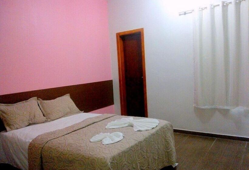 هتل Pousada E Conveniência Canadá