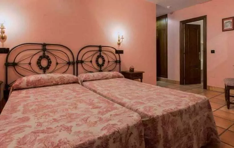 Hotelli Villa De Cabrales