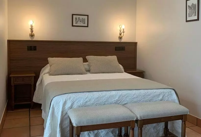 Hotelli Villa De Cabrales