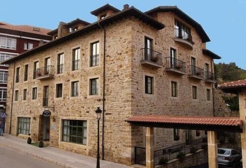 Hotel Villa De Cabrales