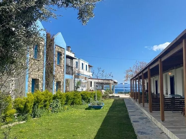 Kemancı Suites & Restaurant & Beach