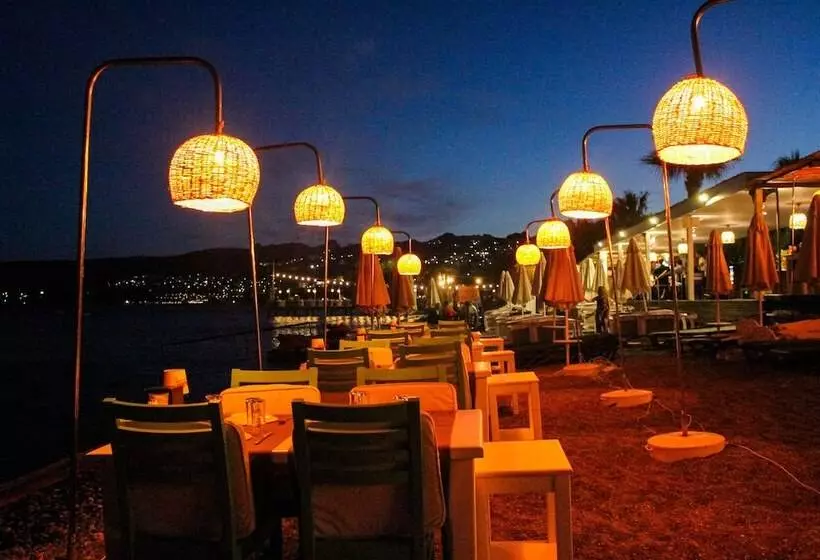 Kemancı Suites & Restaurant & Beach