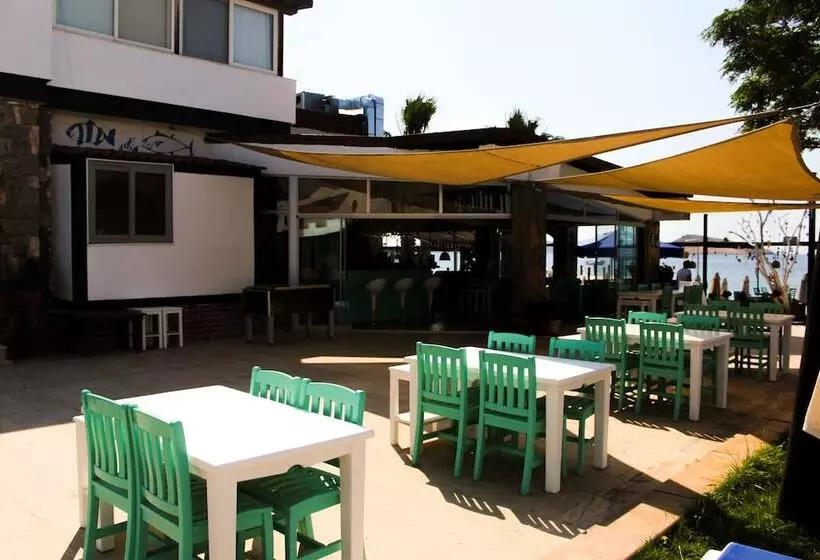 Kemancı Suites & Restaurant & Beach