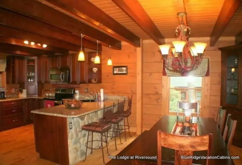 Lodge At Riversound Apartment