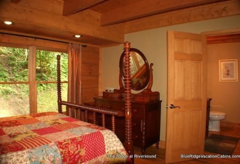 Lodge At Riversound Apartment