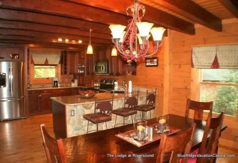 Lodge At Riversound Apartment