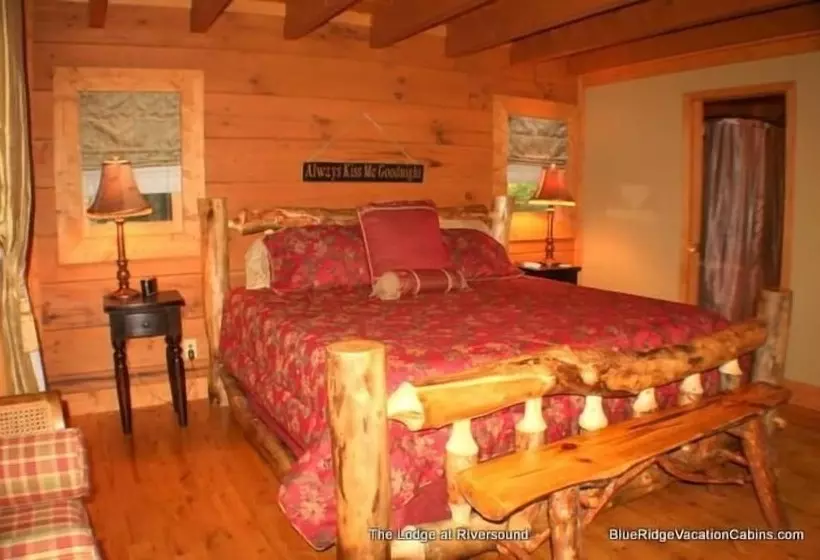 Lodge At Riversound Apartment