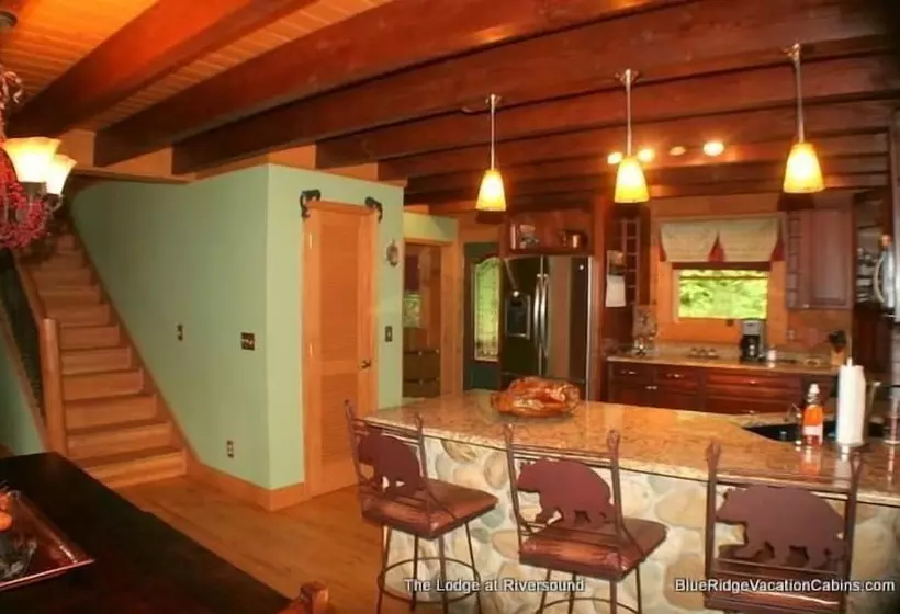 Lodge At Riversound Apartment