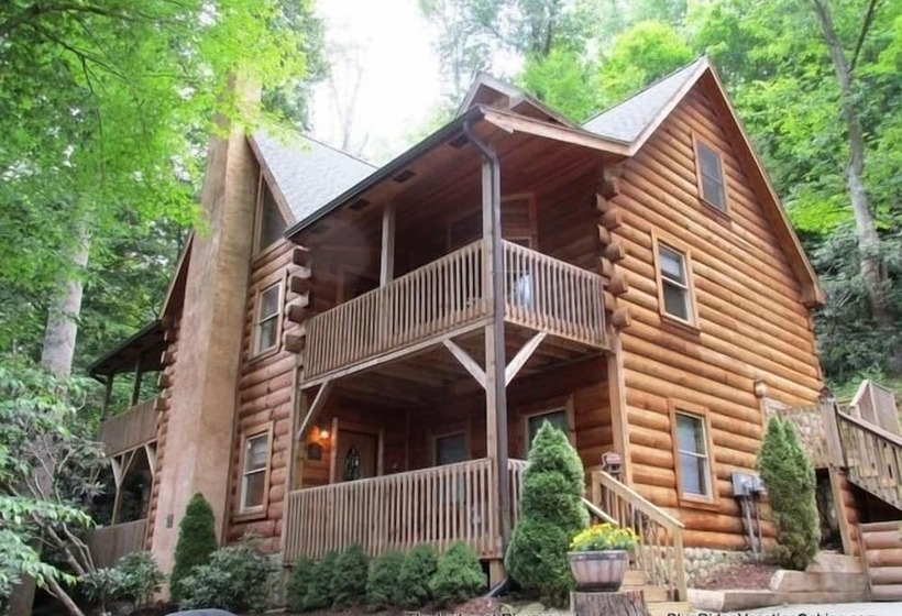 Lodge At Riversound Apartment